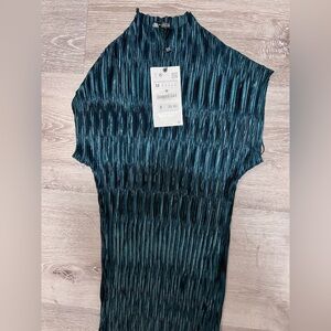 *NWT* Zara Green Pleated Top with Mockneck